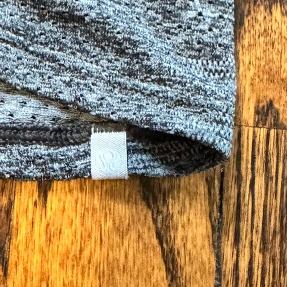 Lululemon Short Sleeve Cropped T Shirt Heathered Grey Sz 4 Mesh Cates - Picture 2 of 3